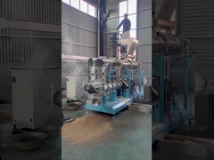 آلة تصنيع الأعلاف العائمة ذات المسمار المزدوج، آلة تصنيع حبيبات طعام الأسماك الجرو