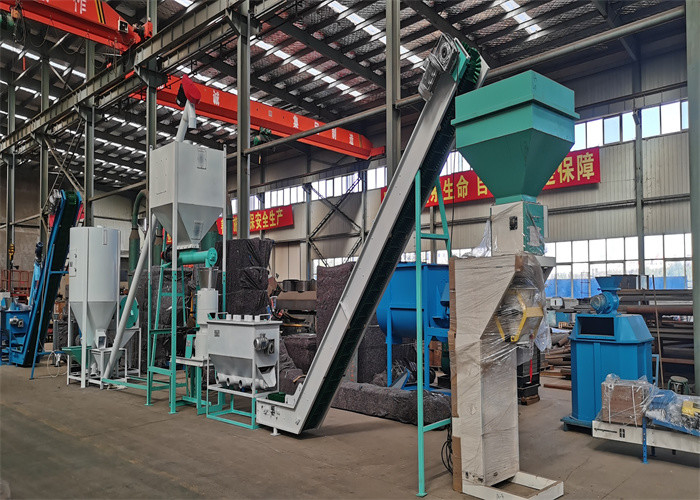 1t/h، 2t/h خط إنتاج الأعلاف الحيوانية ذات القالب المسطح لخط إنتاج كريات أعلاف الدجاج والأبقار والماعز والدواجن