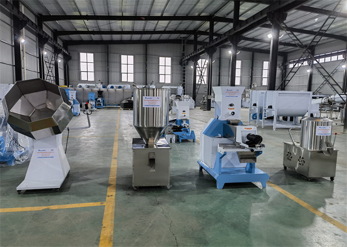 خط إنتاج أعلاف الحيوانات 5.5kw خط إنتاج أعلاف دواجن الأسماك العائمة