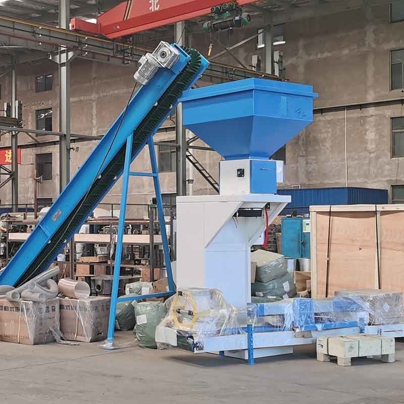 600-800 كجم / ساعة خط إنتاج الحبيبات الخشبية آلة صنع الحبيبات الكتلة الحيوية ذات القالب المسطح