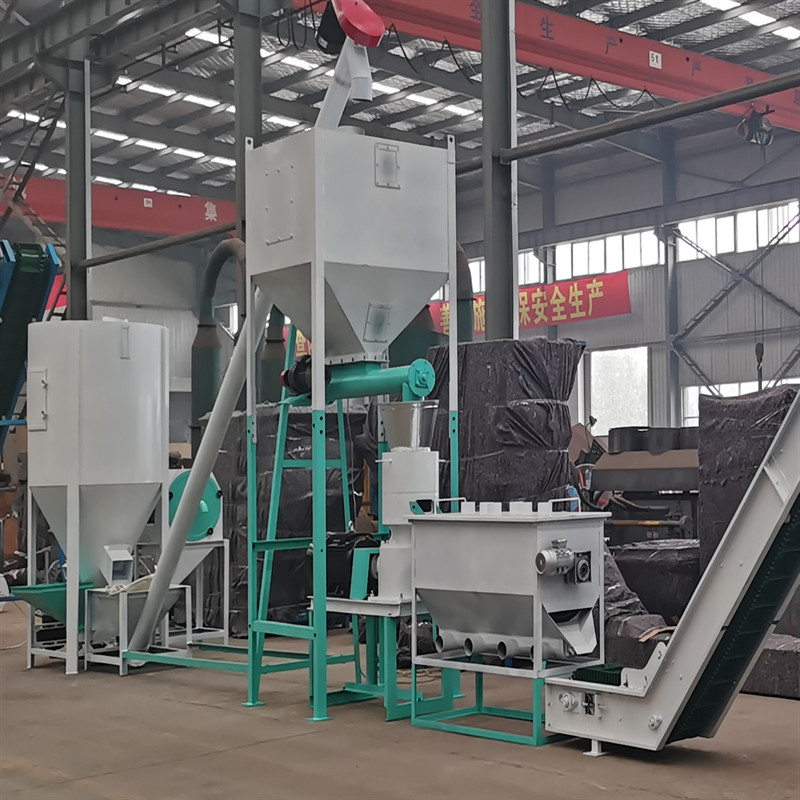 خط إنتاج SGS للكريات الغذائية الحيوانات 500-1000kg/H 17*5*5.5m