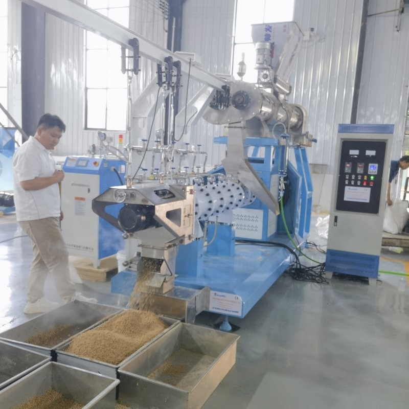 1t/H القدرة CE SGS السمك العائم تيلابيا الغذاء حبة طحن آلة مع مكيف البخار