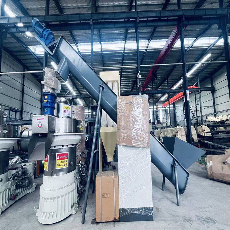 خط إنتاج الكريات من الكتلة الحيوية بقدرة عالية 1-10TPH لقطع خشب القش الصنوبر صديقة للبيئة