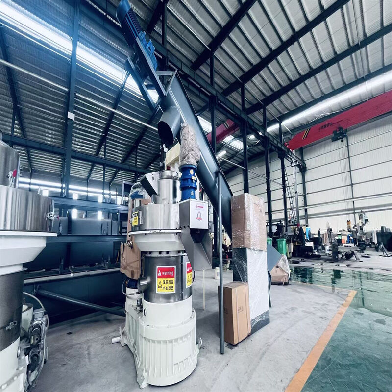 مطحنة حبيبات الخشب ذات الحلقة عالية الكفاءة لوقود الكتلة الحيوية مع تصميم متين وسهل الاستخدام