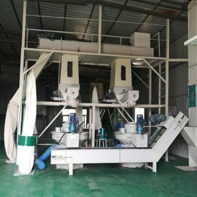 118KW 2000kg/h خط إنتاج الكتلة الحيوية الكريات إنتاج الخشب